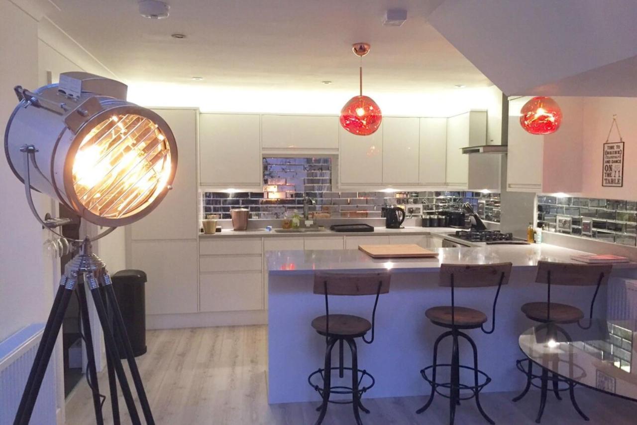 Spacious 1 Bedroom Split Level Old Pub Conversion Tower Bridge London Bagian luar foto